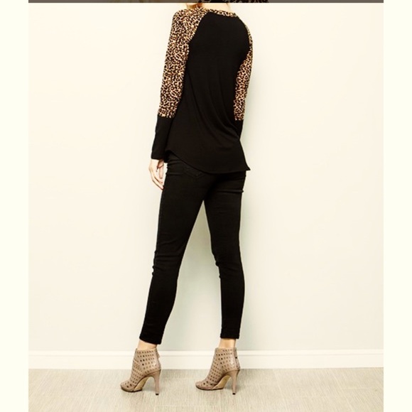 Long Leopard Print Sleeve Top - Picture 3 of 3